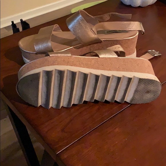 Steve Madden platform sandals - Picture 3 of 4
